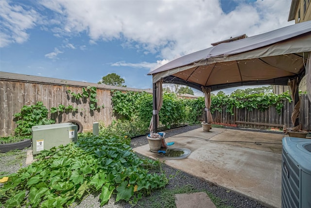 10004 Spring Shadows Park Cir, Houston, TX 77080 - fenced backyard featuring a gazebo and a patio area