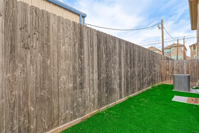 3226 Longleaf Meadows Dr, Houston, TX 77063 - view of fenced backyard