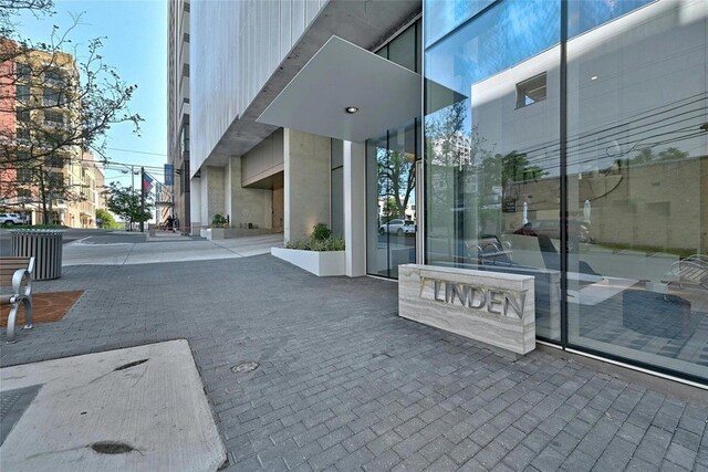 313 W 17th St Unit 2003, Austin, TX 78701 - photo 23