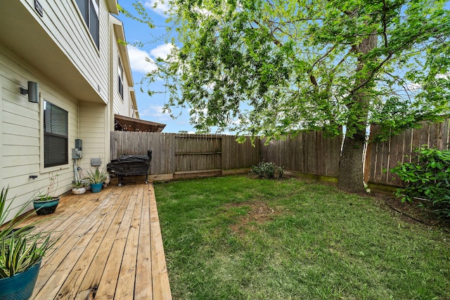 3929 Tulane Oak Dr, Houston, TX 77018 - fenced backyard featuring a wooden deck