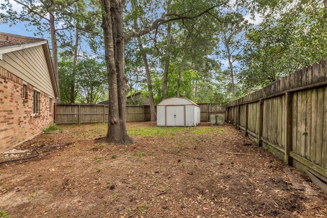 9410 Chapel Pine Ct, Spring, TX 77379 - fenced backyard with a shed