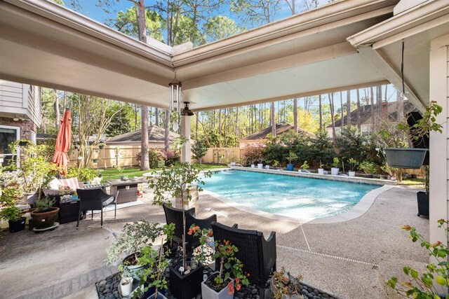 3919 Park Circle Way, Houston, TX 77059 - view of swimming pool with a patio area and a fenced backyard