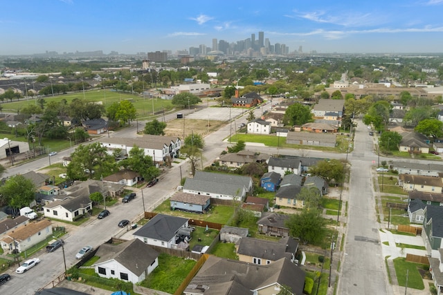5415 Margarita St, Houston, TX 77020 - view of property location featuring nearby suburban area and skyline
