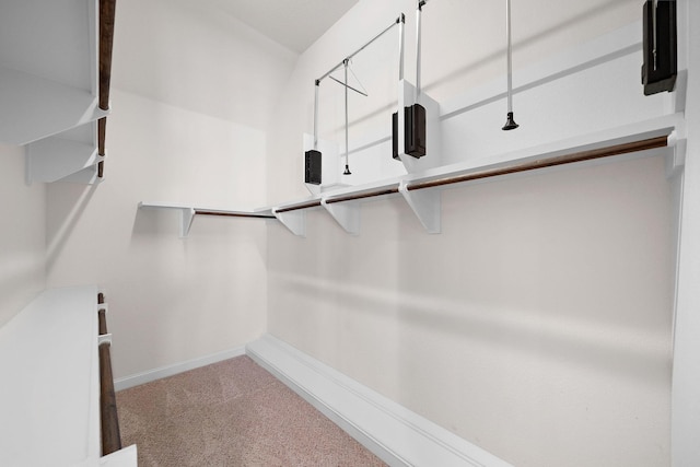 1048 W 21st St, Houston, TX 77008 - spacious closet featuring carpet
