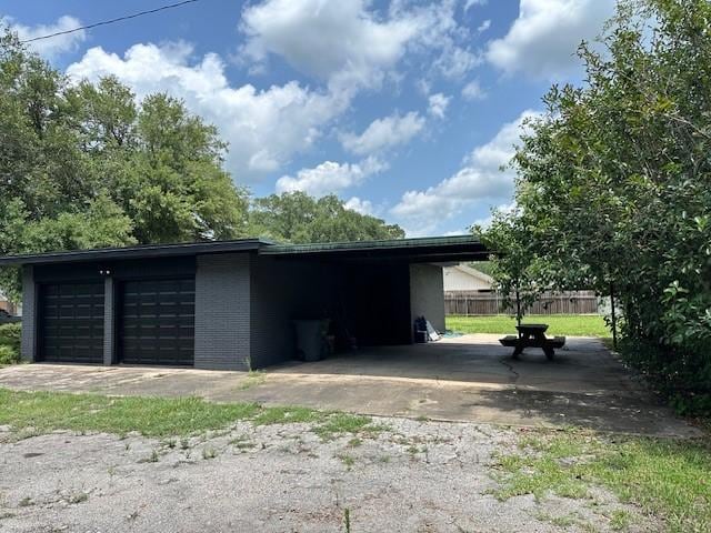 3900 Aggie Dr, Bay City, TX 77414 - garage featuring a garage