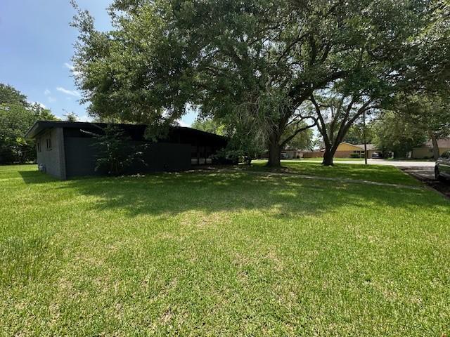 3900 Aggie Dr, Bay City, TX 77414 - view of grassy yard