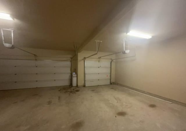 12911 Long Hunter Ct, Humble, TX 77346 - view of garage