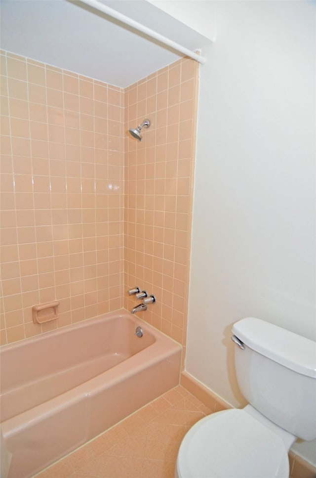 823 Timber Cove Dr, Seabrook, TX 77586 - bathroom featuring tile patterned floors and shower / bathtub combination
