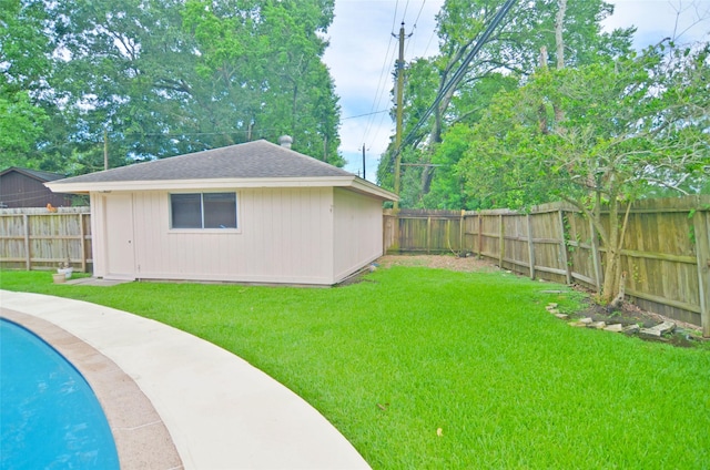 823 Timber Cove Dr, Seabrook, TX 77586 - fenced backyard featuring an outbuilding