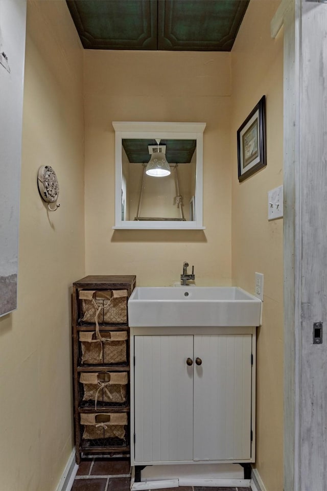 1437 Bowsprit Pt, Willis, TX 77318 - bathroom featuring vanity and baseboards