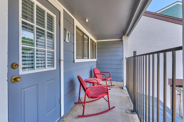 1437 Bowsprit Pt, Willis, TX 77318 - view of balcony