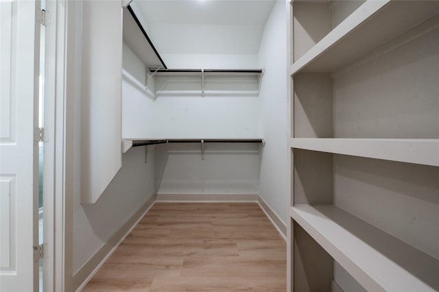 8122 Corinth St, Houston, TX 77051 - walk in closet featuring light wood finished floors