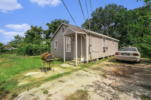 5105 Earline St, Houston, TX 77016 - view of side of home featuring entry steps