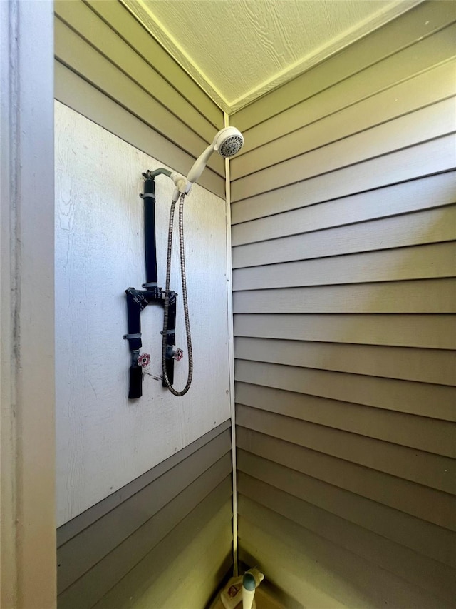 3185 Sea Castle Dr, Crystal Beach, TX 77650 - detailed view of a shower