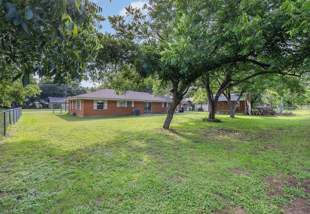 420 Hale St, Lexington, TX 78947 - view of yard