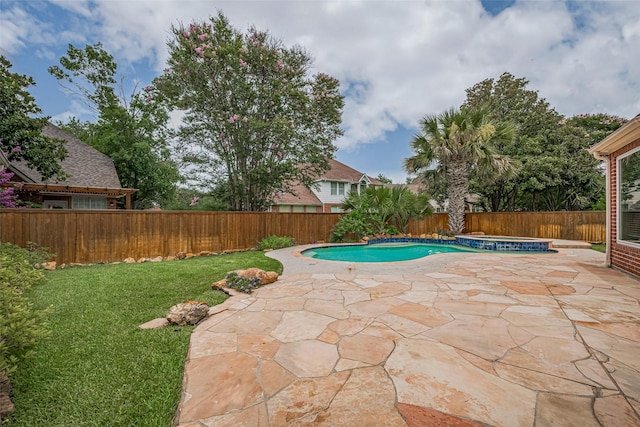 9 Foxworth Ct, Sugar Land, TX 77479 - view of swimming pool featuring a patio area, a fenced backyard, and a pool with connected hot tub