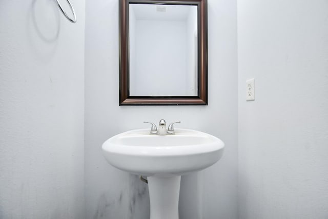 14710 Branchwest Dr, Houston, TX 77082 - bathroom with a sink