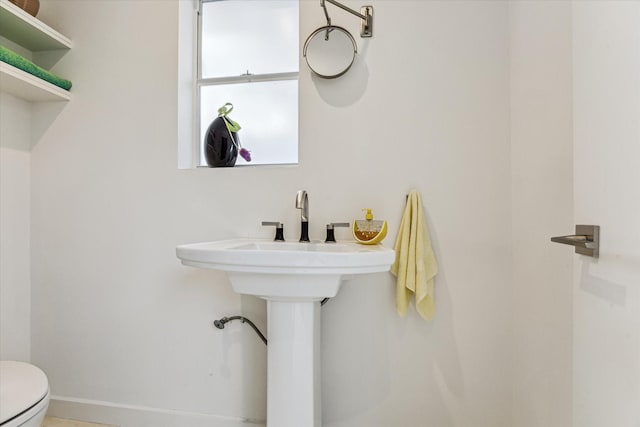 9718 Checkerboard St, Houston, TX 77096 - bathroom with toilet