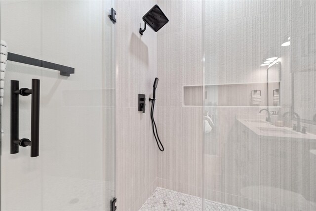 6907 Conley St, Houston, TX 77021 - bathroom featuring a shower stall