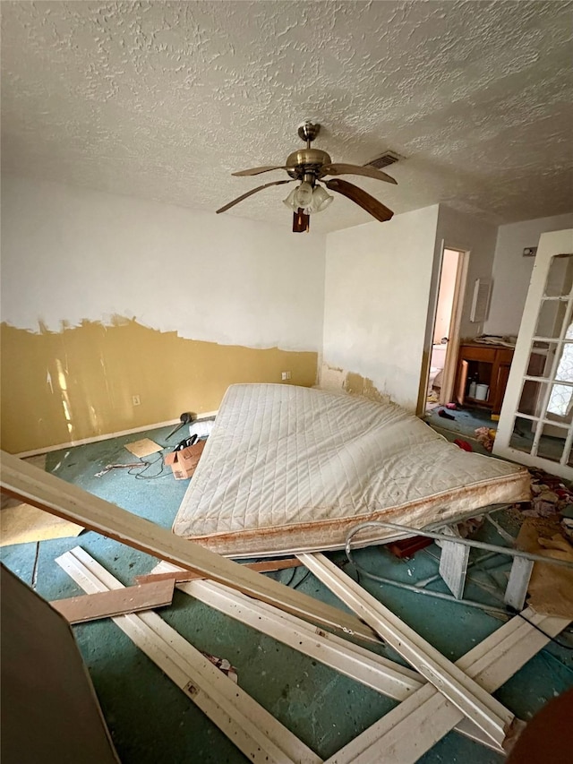 13314 N Thorntree Dr, Houston, TX 77015 - unfurnished bedroom featuring a textured ceiling
