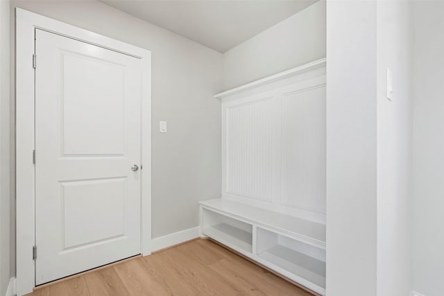 2845 14th St, Hempstead, TX 77445 - mudroom featuring light wood finished floors and baseboards