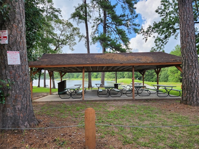 13396 Southshore Dr, Conroe, TX 77304
