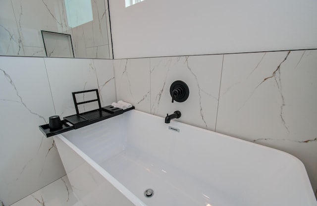 1616 Benson St, Houston, TX 77020 - bathroom view of a soaking tub