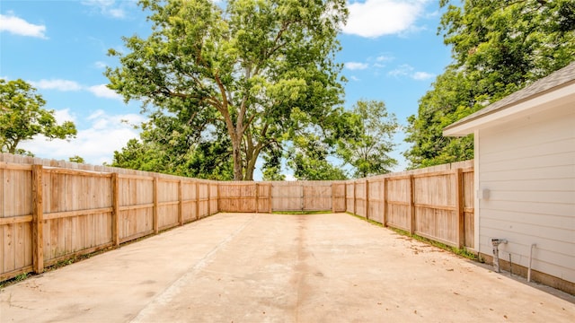 238 Horse Shoe Trl, Angleton, TX 77515 - fenced backyard with a patio