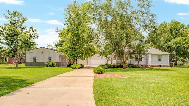 238 Horse Shoe Trl, Angleton, TX 77515 - view of front of house with crawl space, a front lawn, and a garage