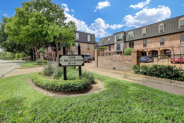 2475 Underwood St Unit 369, Houston, TX 77030 - community sign featuring a residential view