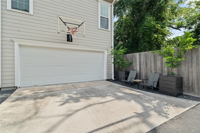 344 W 27th St, Houston, TX 77008 - garage featuring driveway
