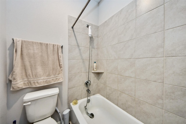 3923 Calasso Ct, Katy, TX 77493 - bathroom with toilet and bathing tub / shower combination