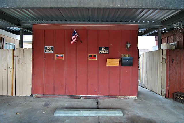 7040 Jetty Ln, Houston, TX 77072 - view of garage
