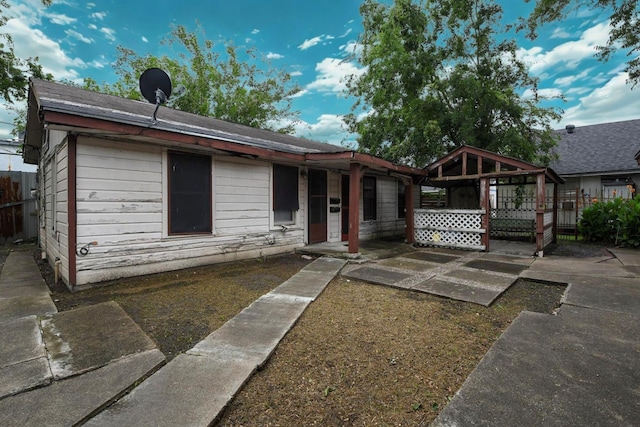 3614 Billingsley St, Houston, TX 77009 - view of front facade with a patio area and a gazebo