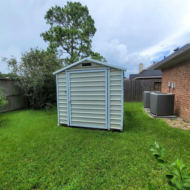 110 Greenridge Cir, League City, TX 77573 - view of shed with a fenced backyard