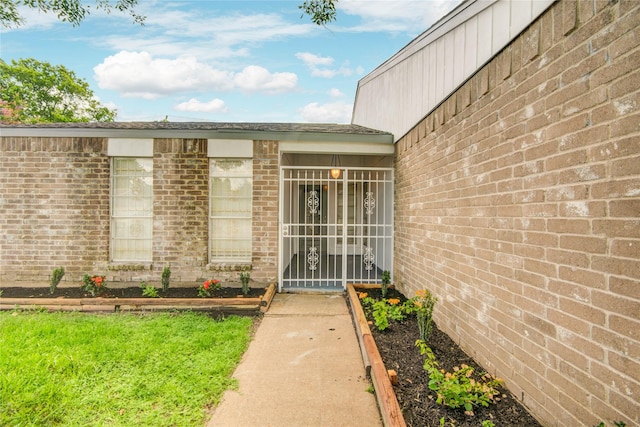 7502 Dawnbriar Ct, Houston, TX 77489 - doorway to property with brick siding