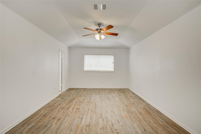 7502 Dawnbriar Ct, Houston, TX 77489 - unfurnished room featuring light wood-style floors and ceiling fan