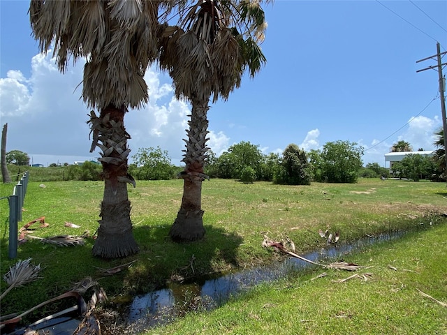 1228 Diamond Rd, Crystal Beach, TX 77650 - photo 2