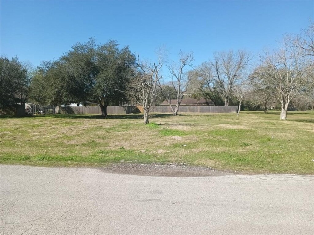 6902 Moore Rd, Hitchcock, TX 77563 - photo 2