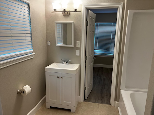 5105 Oak Ave, Pasadena, TX 77503 - full bath featuring vanity and tile patterned floors