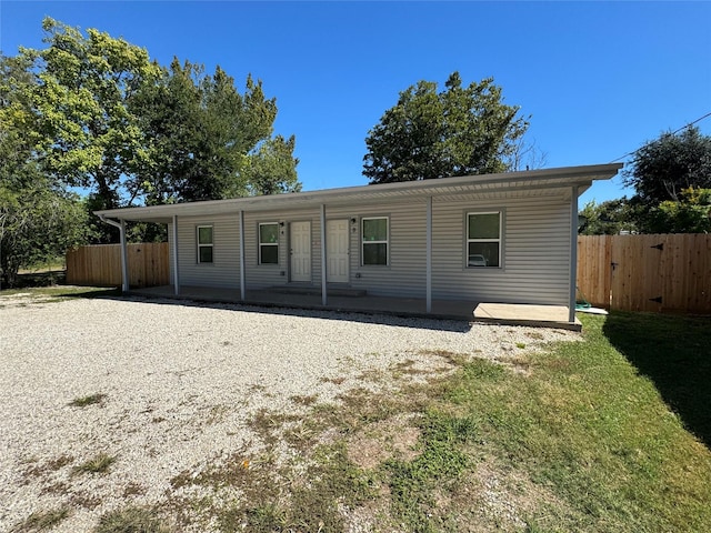 5105 Oak Ave, Pasadena, TX 77503 - view of front facade featuring covered porch