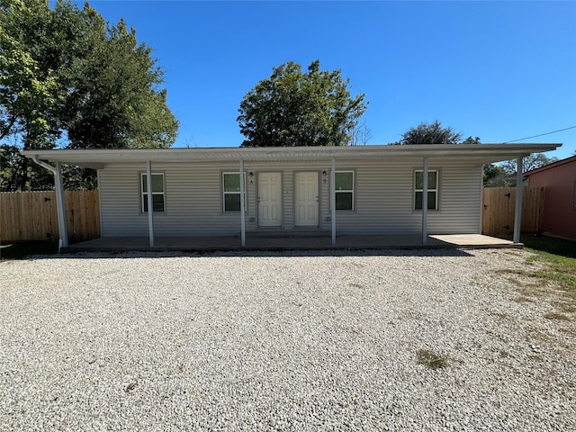 5105 Oak Ave, Pasadena, TX 77503 - rear view of property with a porch