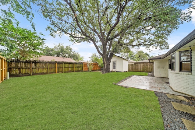 5730 Chrystell Ln, Houston, TX 77092 - fenced backyard featuring a patio