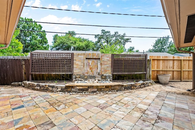 3315 Crestdale Dr, Houston, TX 77080 - fenced backyard featuring a patio area