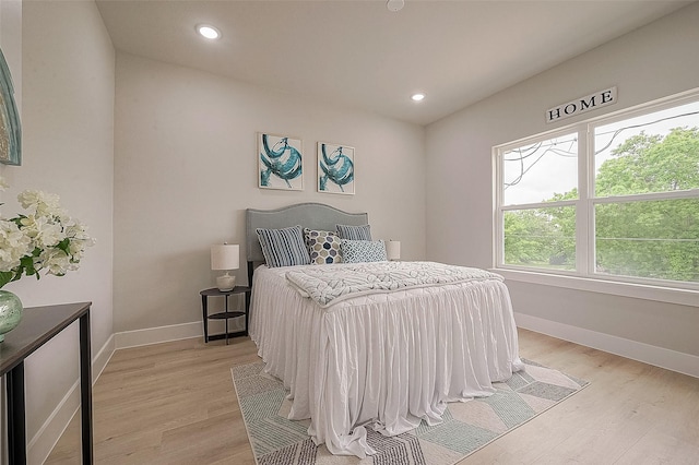 3837 Mainer St, Houston, TX 77021 - bedroom featuring light wood finished floors and recessed lighting