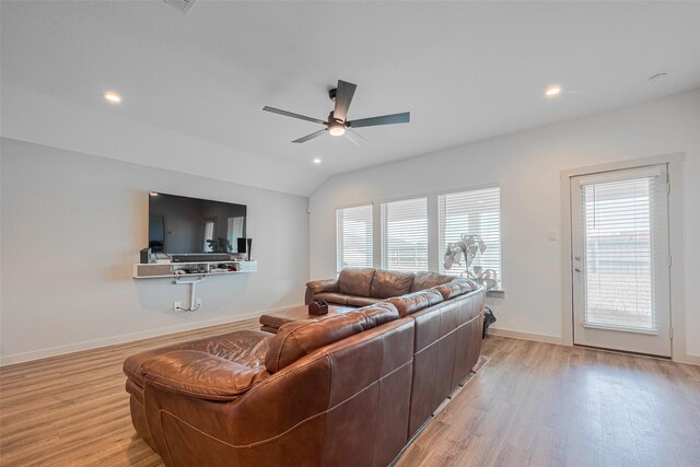 903 Curly Angora Ct, Rosharon, TX 77583 - living area with light wood-style flooring, a ceiling fan, recessed lighting, and vaulted ceiling