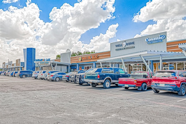 8324 Ginger Oak St, Houston, TX 77055 - view of uncovered parking lot