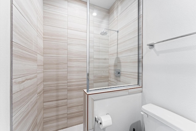2753 Clinton Dr, Houston, TX 77020 - bathroom with walk in shower
