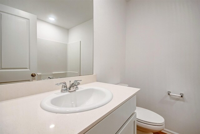 9603 Fulvetta Briar Ct, Baytown, TX 77521 - bathroom with vanity and recessed lighting