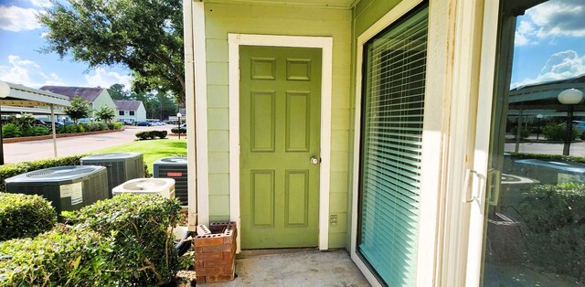 14777 Wunderlich Dr Unit 605, Houston, TX 77069 - view of exterior entry